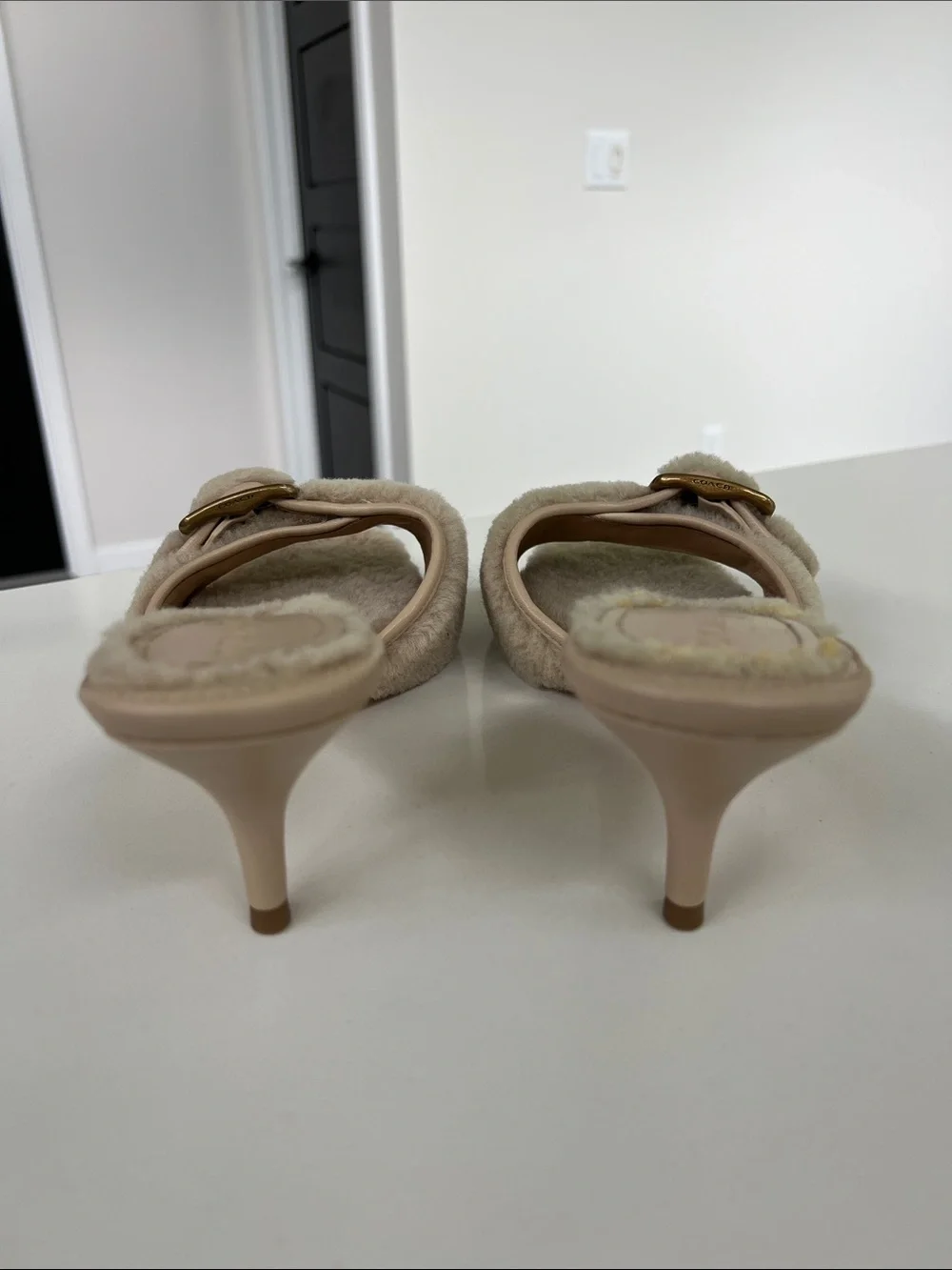 Coach shearling buckle open toe mule sandals natural cream 8.5